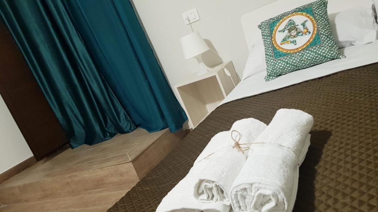 A Due Passi Dal Centro Sweet Rooms Agrigento Kültér fotó