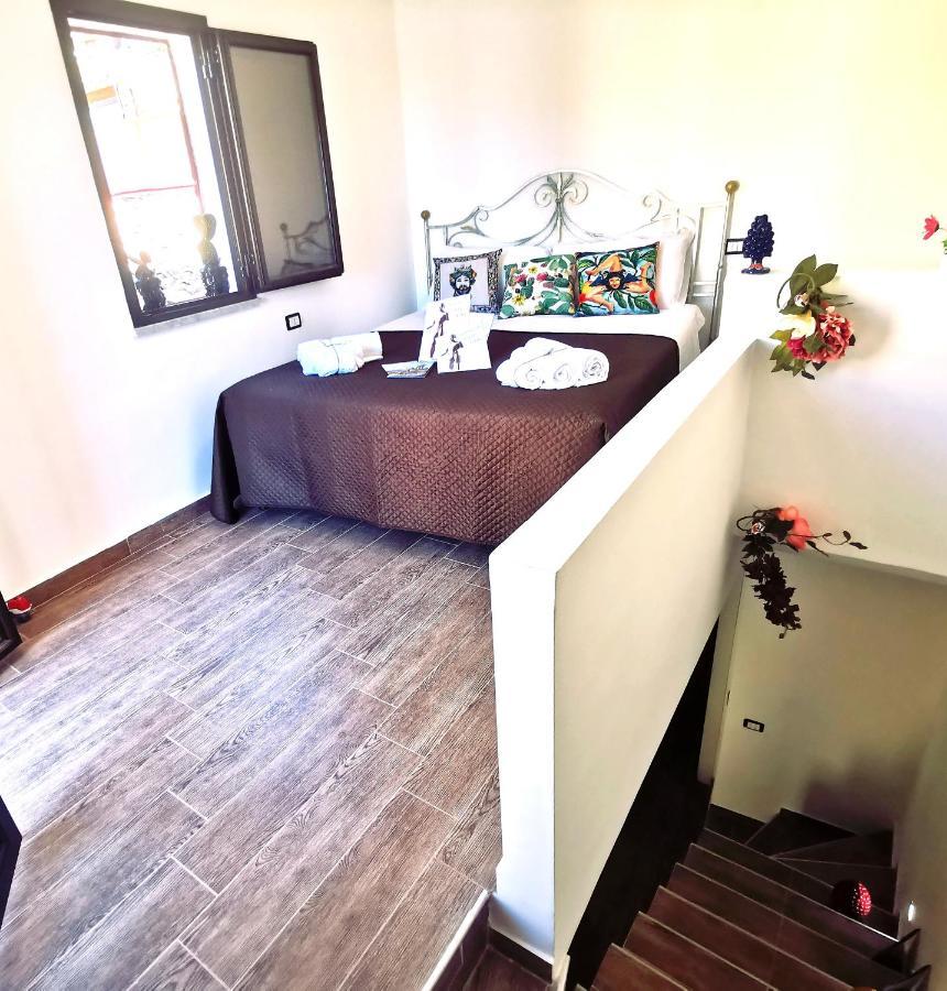 A Due Passi Dal Centro Sweet Rooms Agrigento Kültér fotó