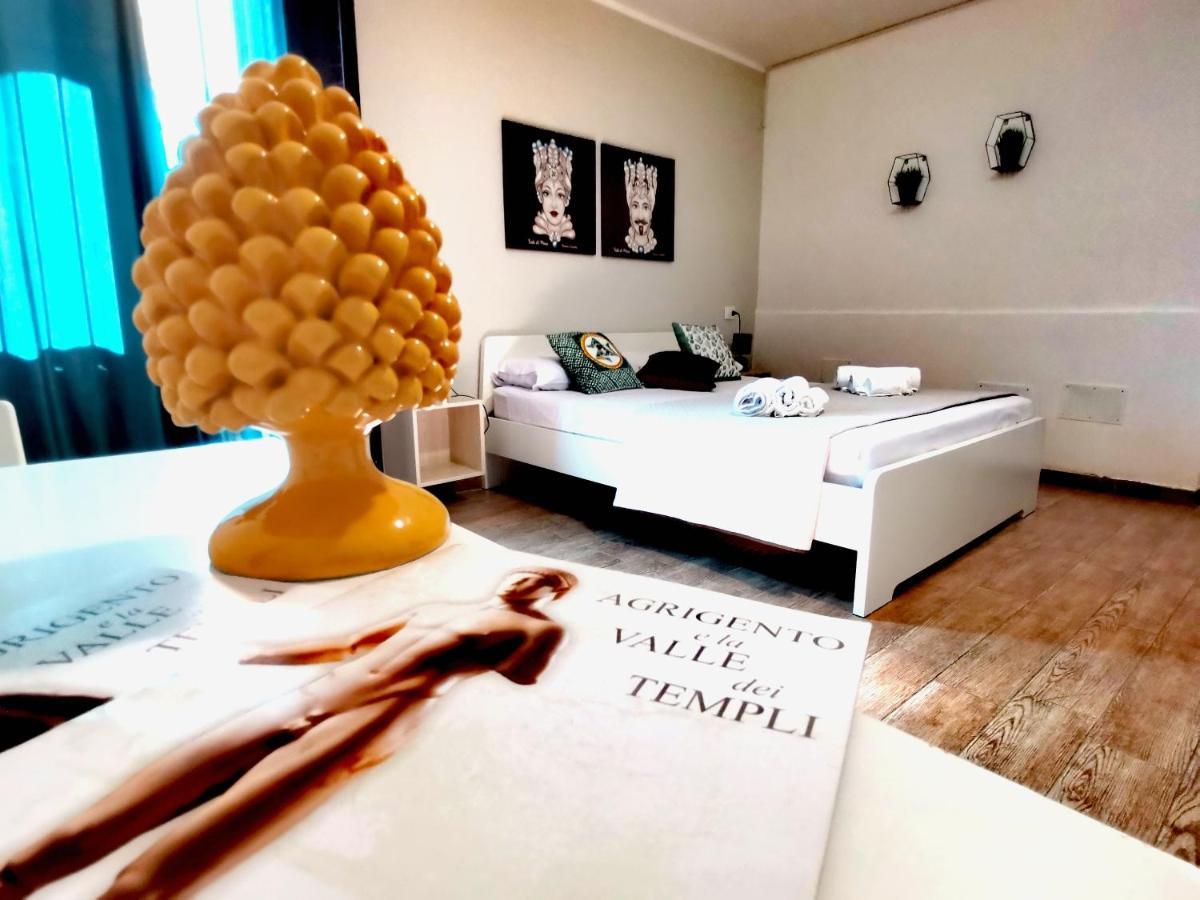 A Due Passi Dal Centro Sweet Rooms Agrigento Kültér fotó